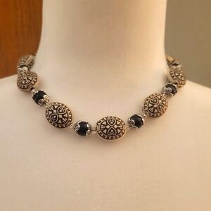 TRIBAL STYLE BEADED BLACK AND WHITE NECKLACE